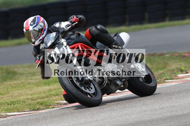 Archiv-2022/13 25.04.2022 Plüss Moto Sport ADR/Freies Fahren/21
